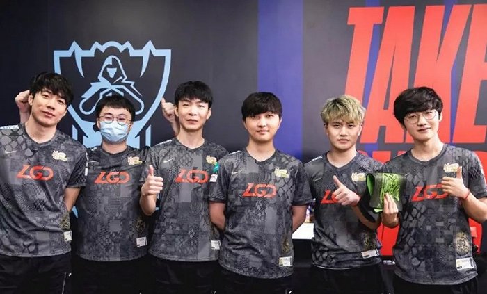 这位来自巴 这位来自巴