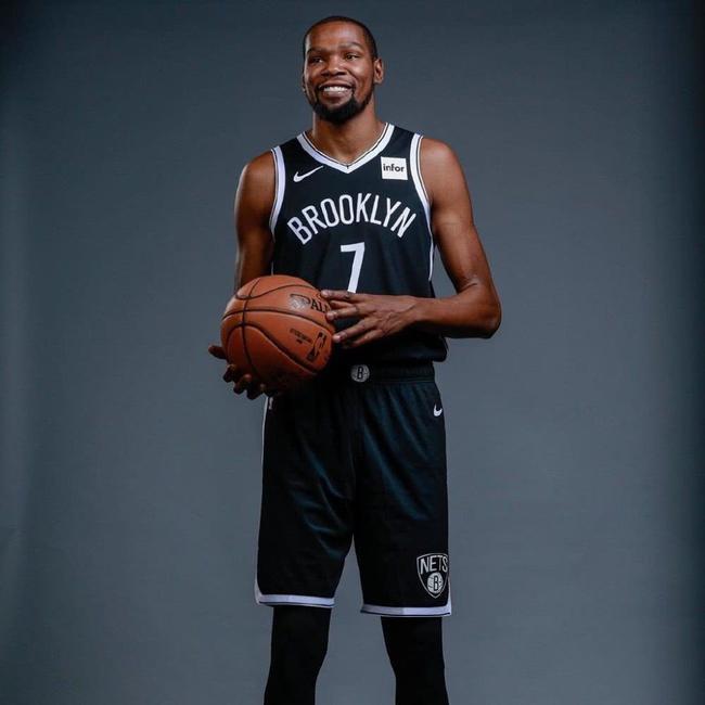 乐部总监亲 乐部总监亲